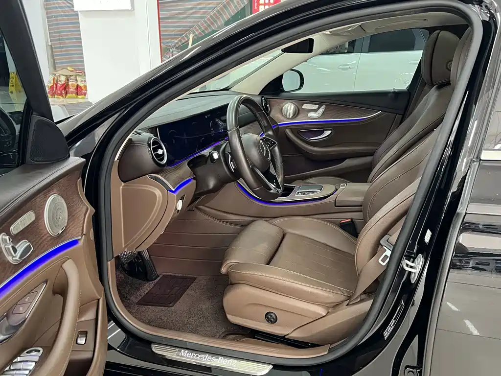 Mercedes-Benz E-Class — миниатюра 4