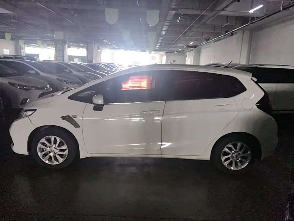 Honda Fit — миниатюра 4