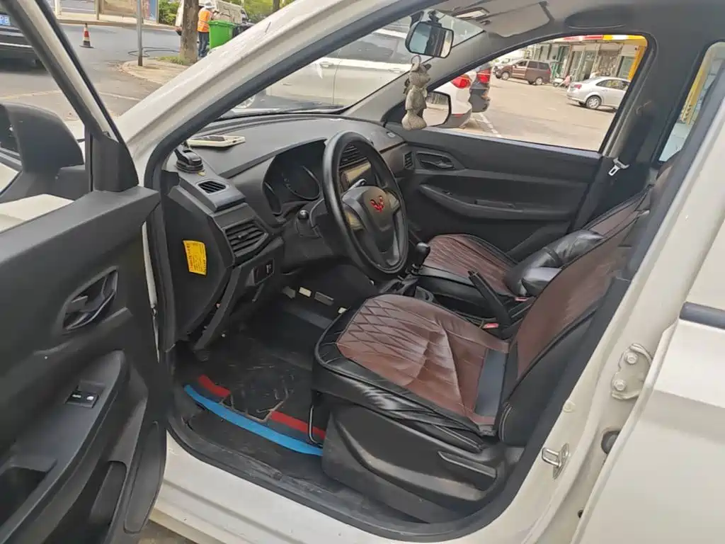 Wuling Hongguang — миниатюра 15