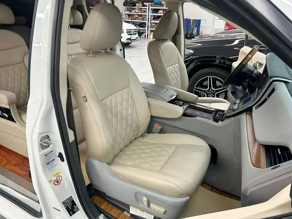 Toyota Sienna — миниатюра 16