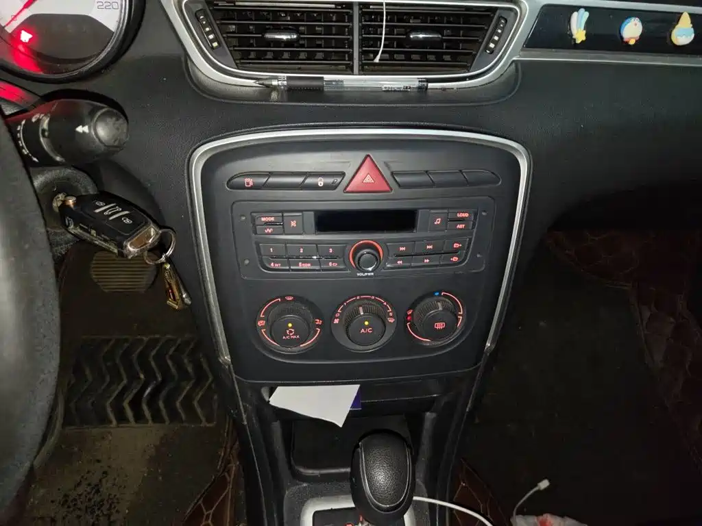 Peugeot 308 — миниатюра 14