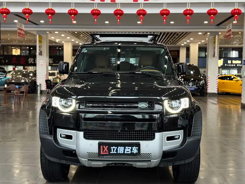 LAND ROVER DEFENDER