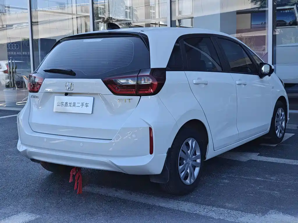 Honda Fit — миниатюра 7