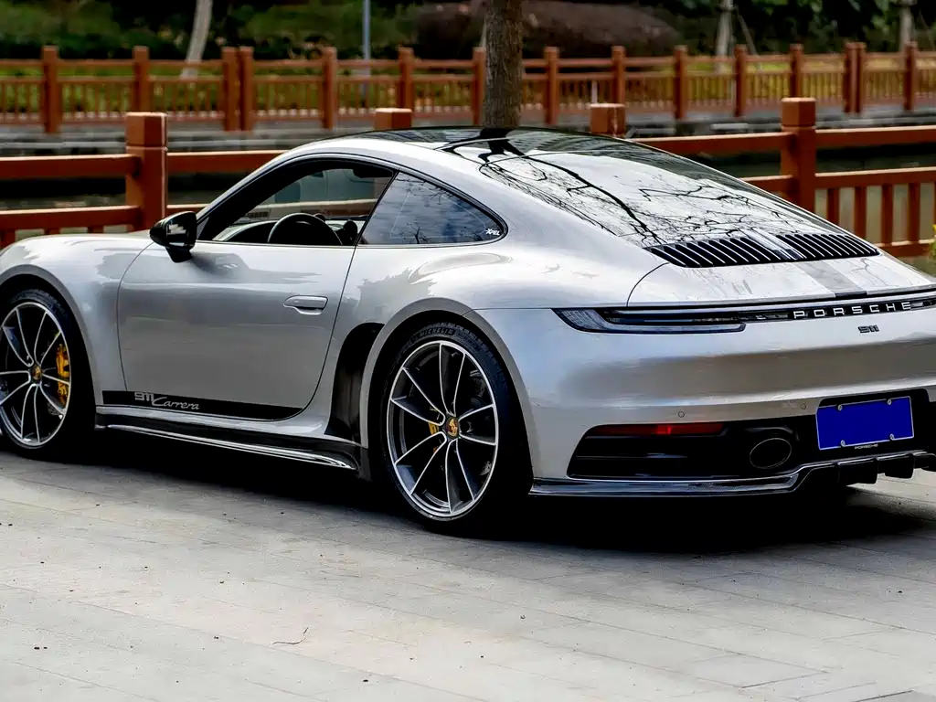 PORSCHE 911