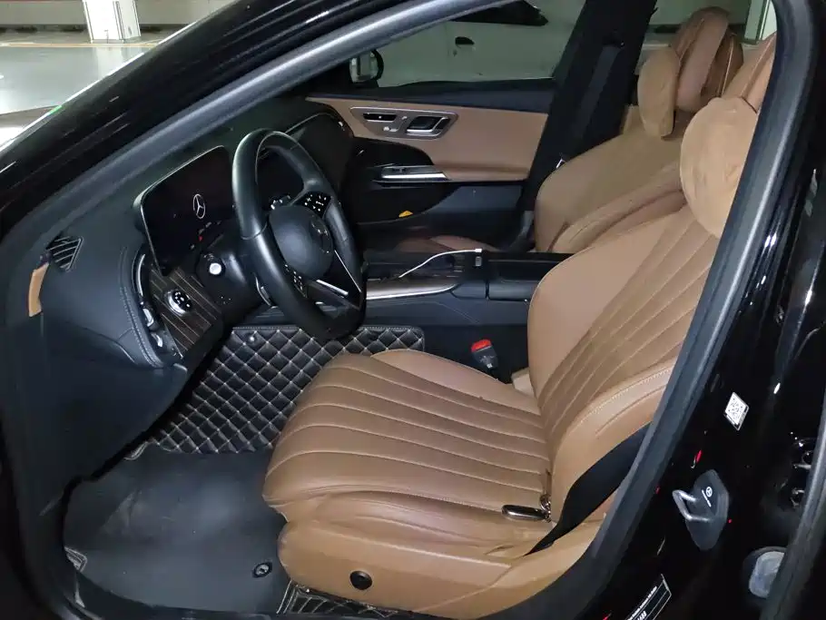 Mercedes-Benz E-Class — миниатюра 9