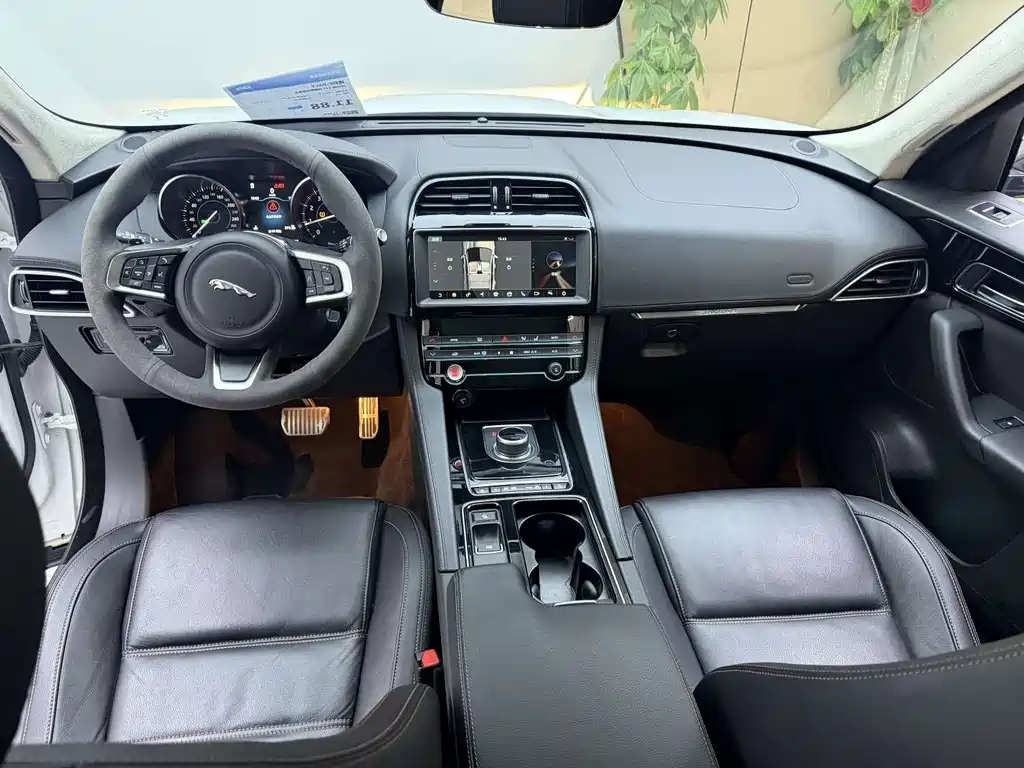 Jaguar F-PACE — миниатюра 7