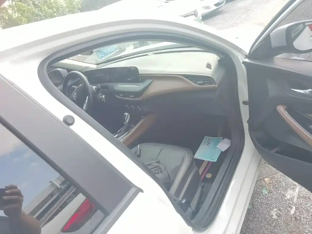 Buick Verano — миниатюра 9