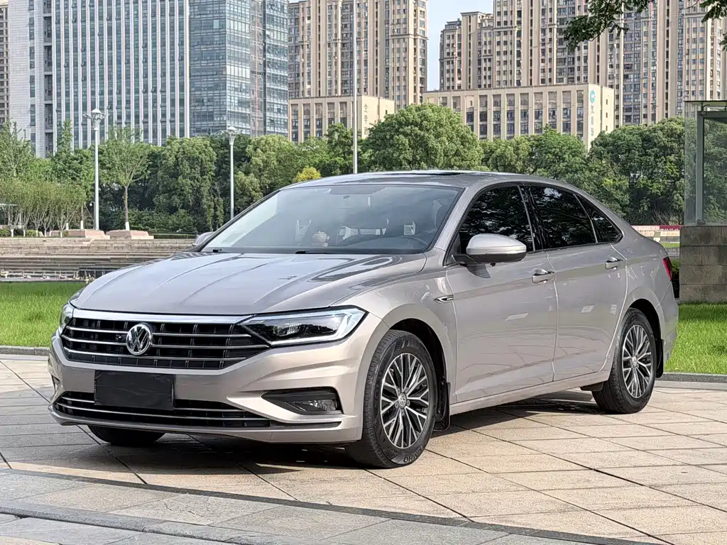 Купить Volkswagen Sagitar