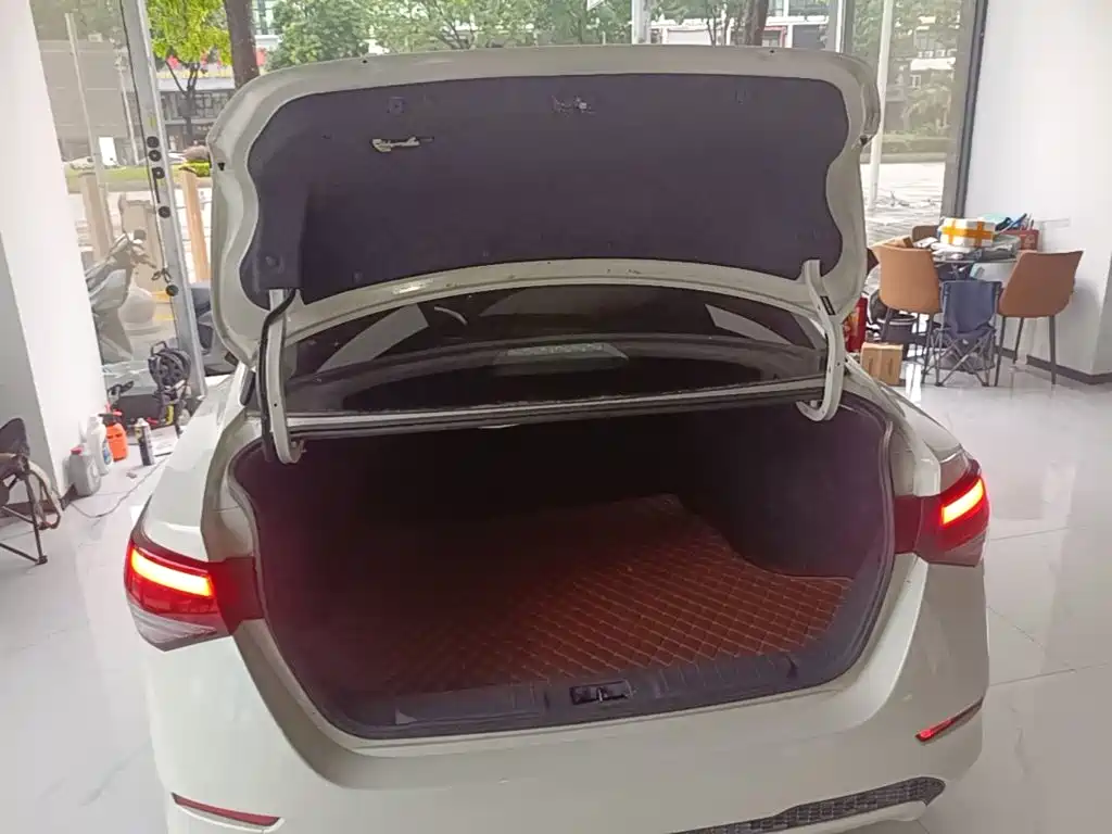 Nissan Sylphy — миниатюра 19