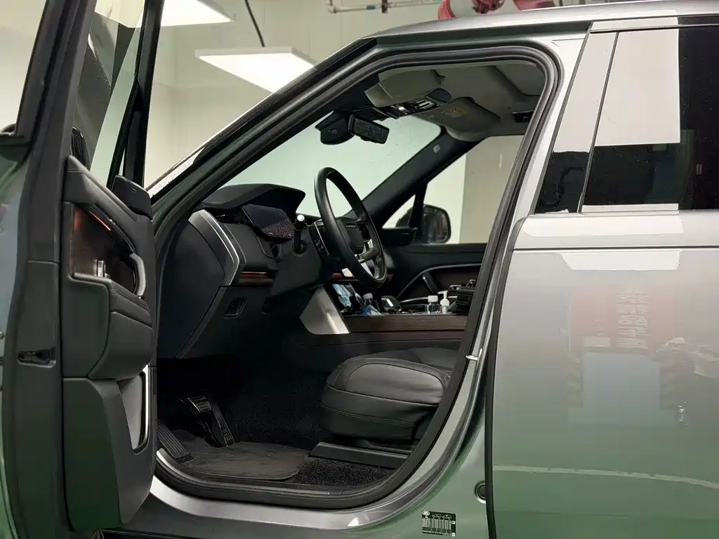 Land Rover Range Rover — миниатюра 4