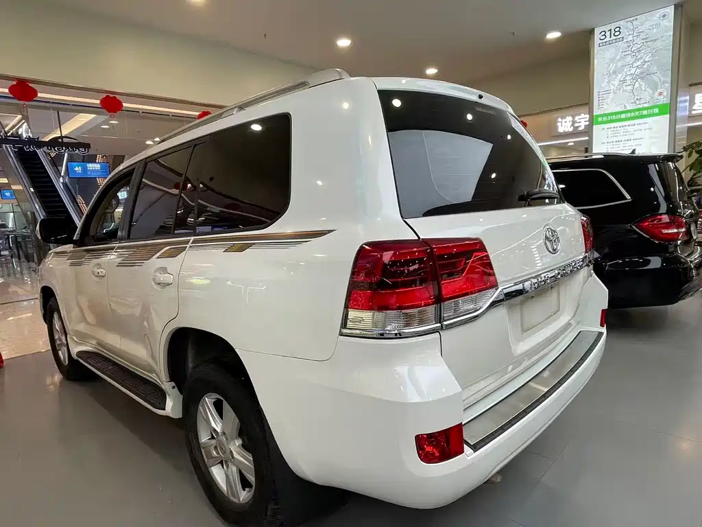 Toyota Land Cruiser 4.0L V6 Middle East Base Edition, фото 10