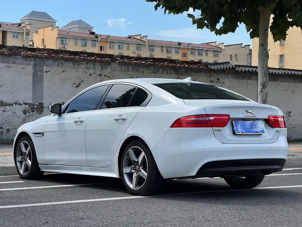 Jaguar XE — миниатюра 11