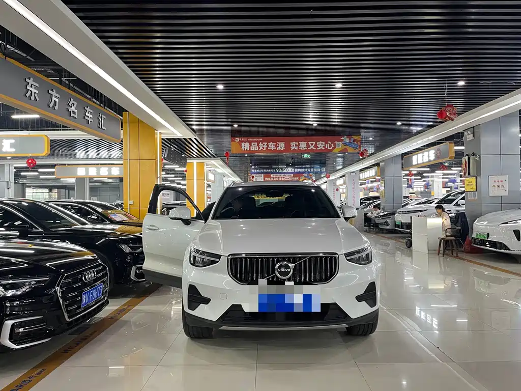 Volvo XC40 2024