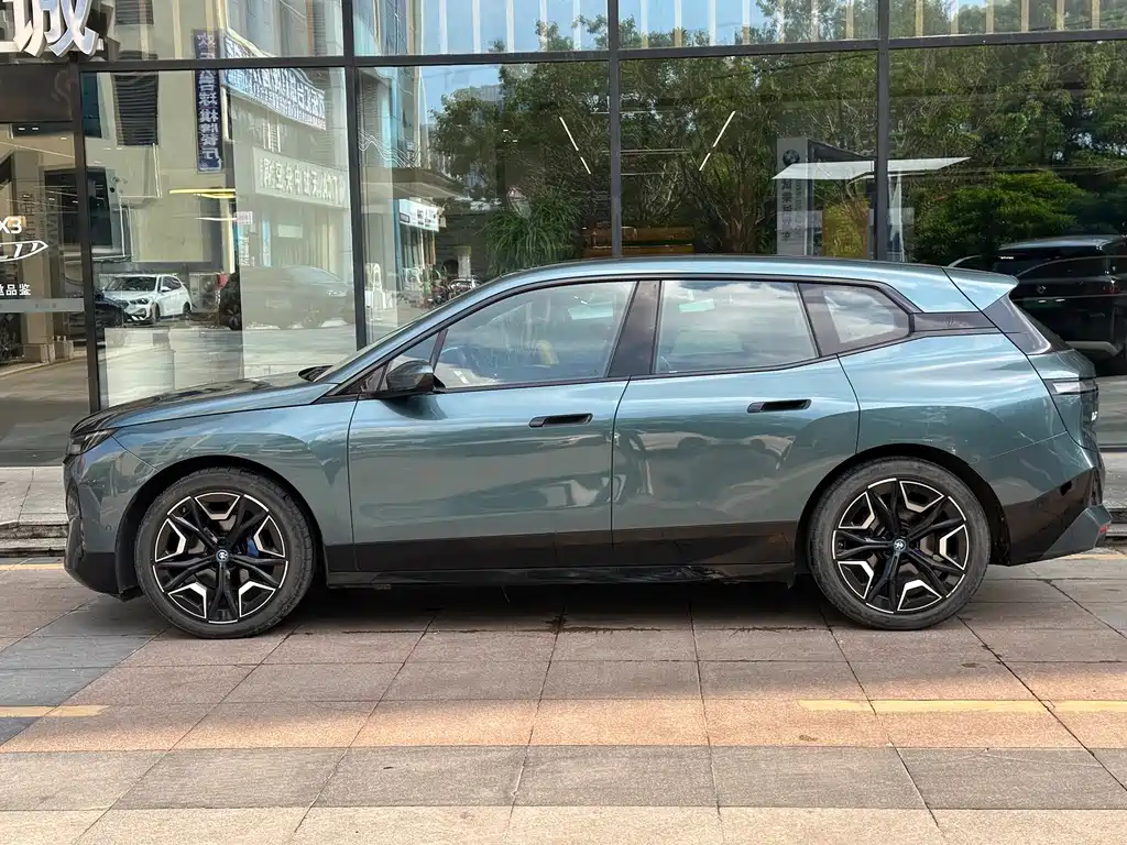 BMW iX — миниатюра 3