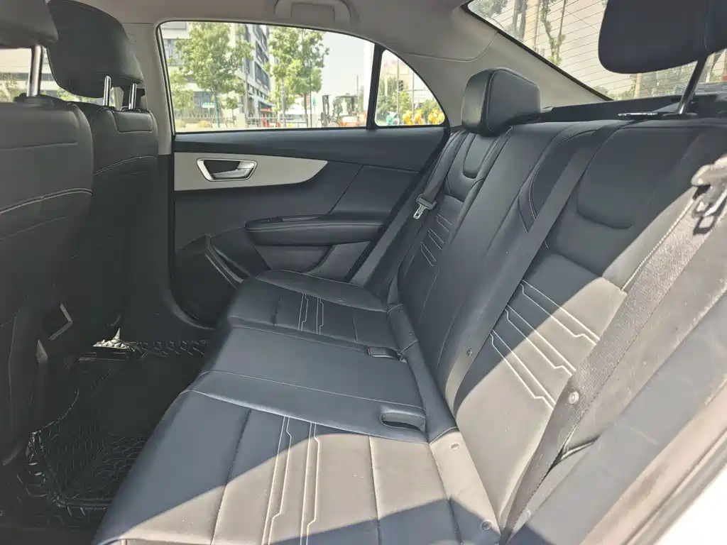 BYD Qin NEV — миниатюра 8