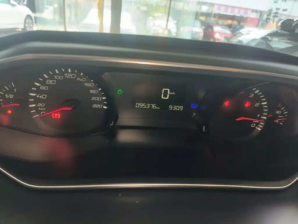 Peugeot 308 — миниатюра 12