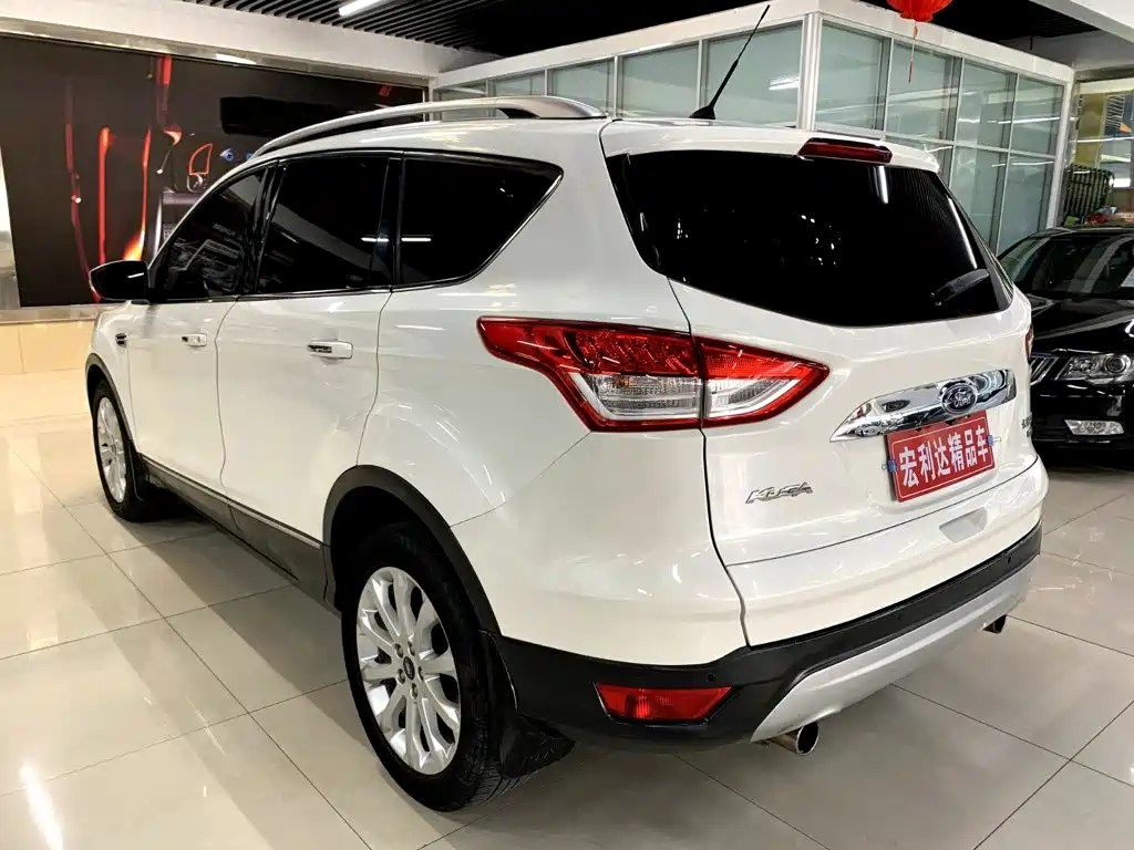 Ford Kuga — миниатюра 16