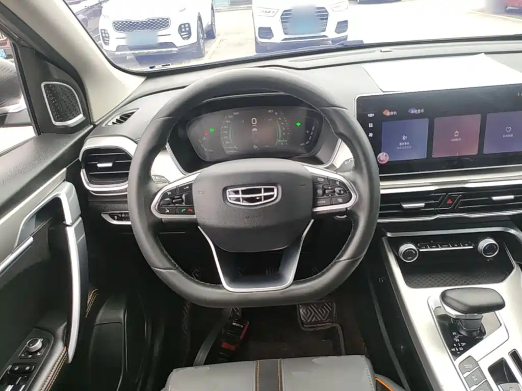 Geely Binyue — миниатюра 11