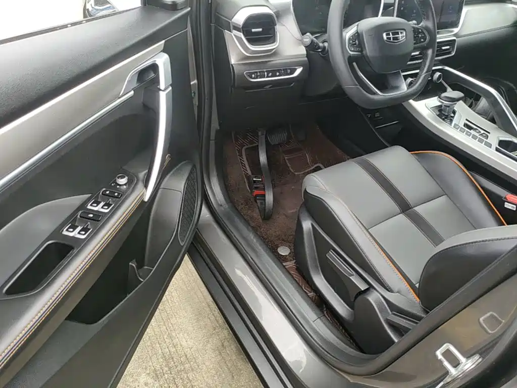 Geely Binyue — миниатюра 16