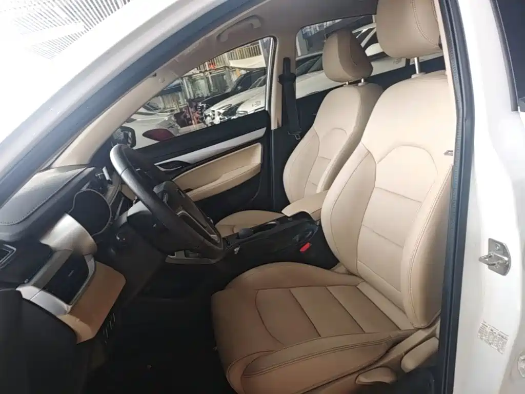 Geely Emgrand — миниатюра 15