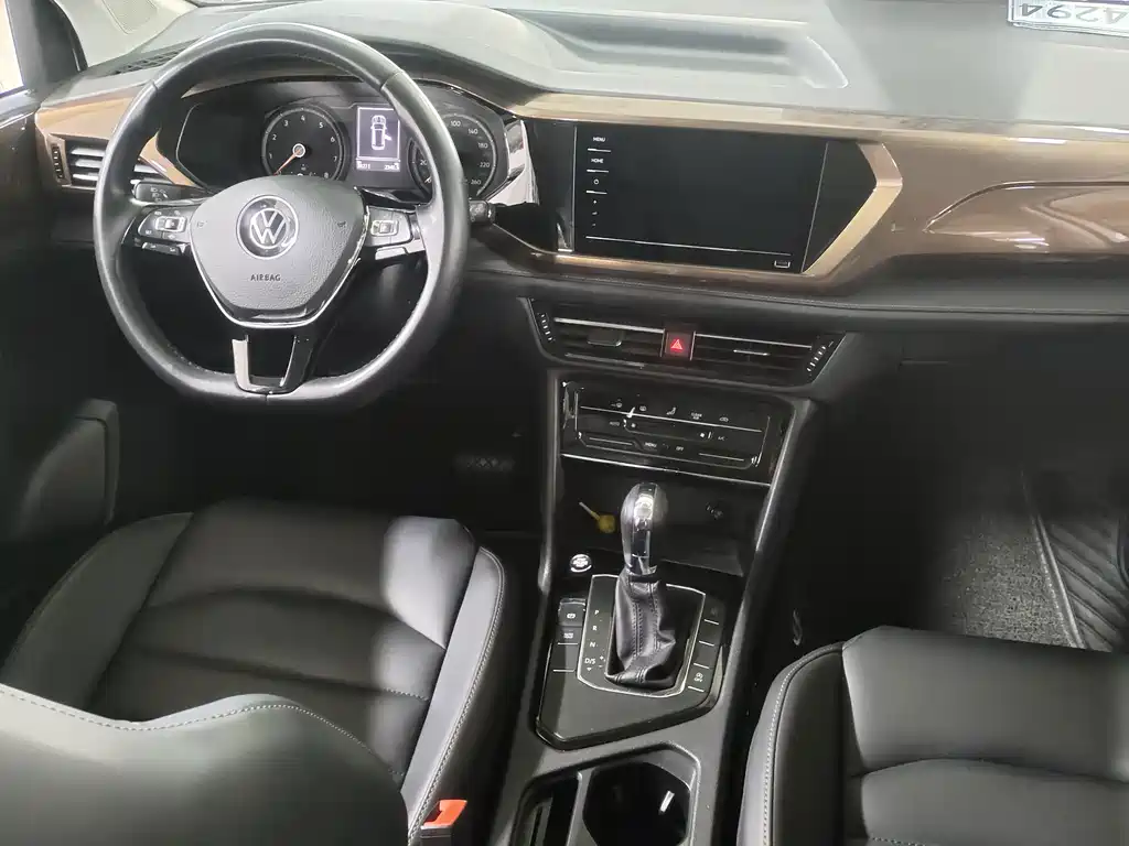 Volkswagen Tharu — миниатюра 4