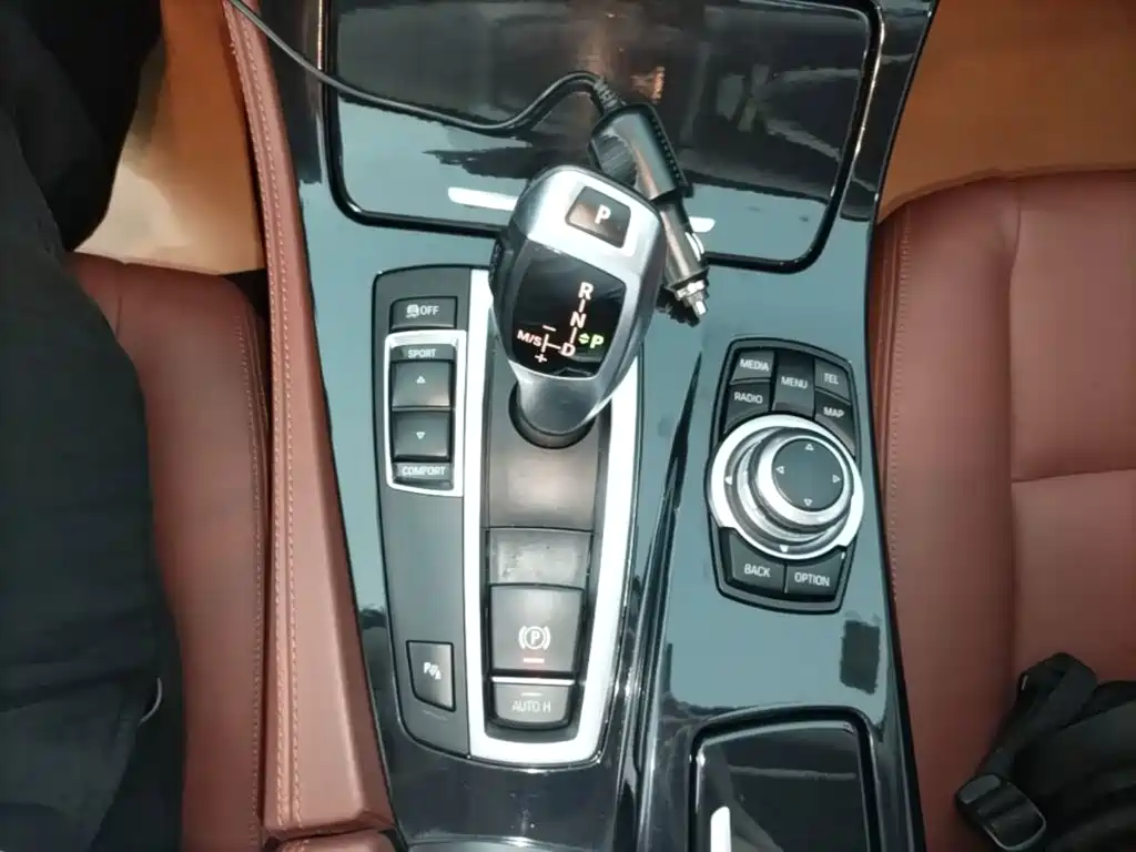 BMW 5 Series — миниатюра 14