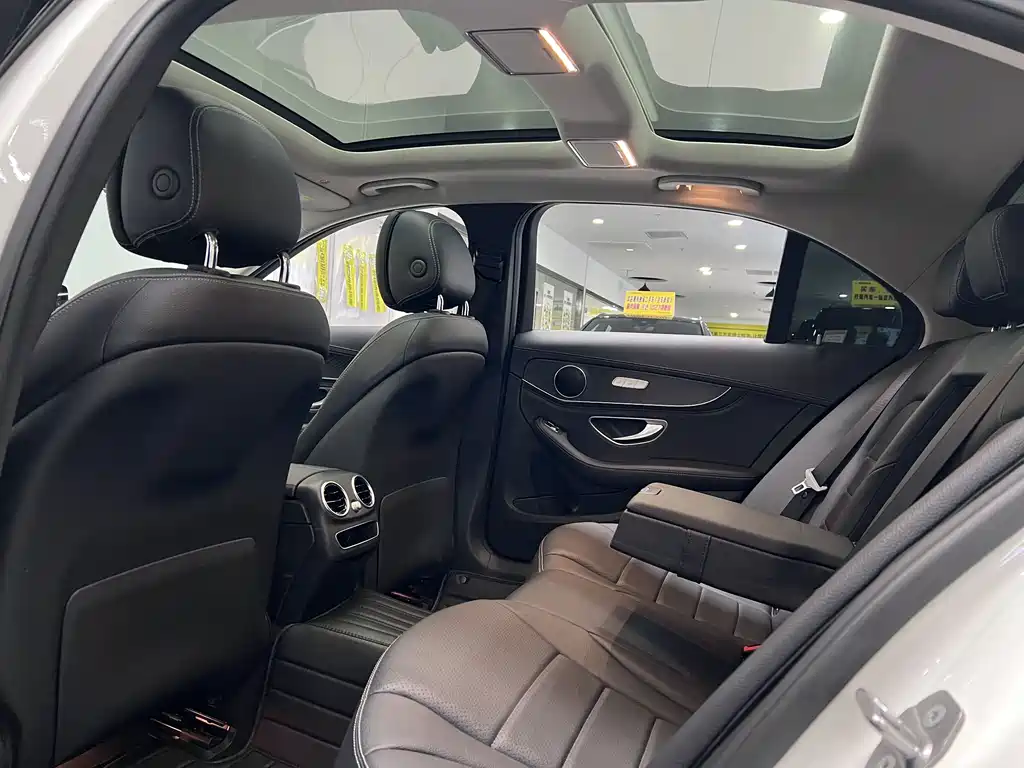 Mercedes-Benz C-Class — миниатюра 20