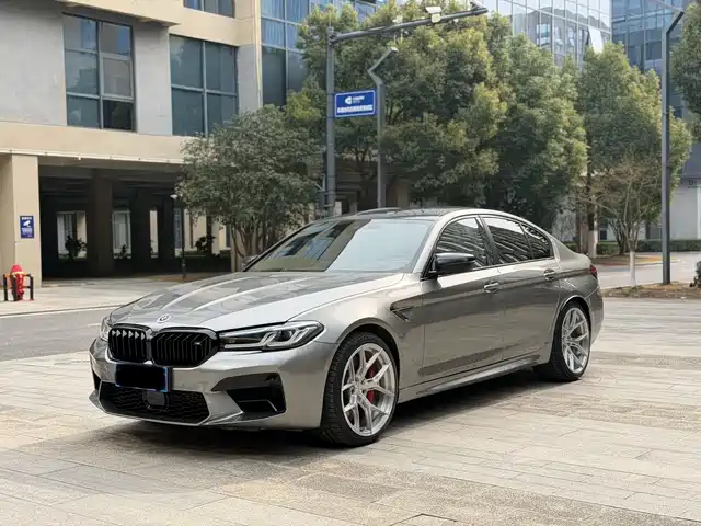 BMW M5 2022
