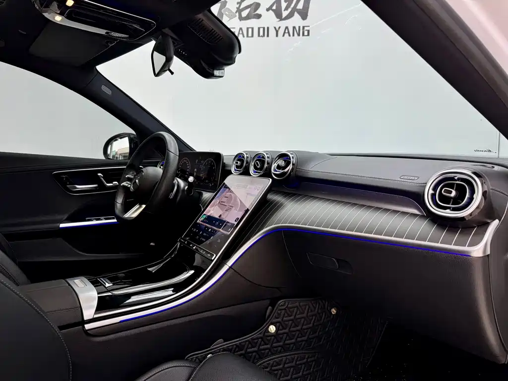 Mercedes-Benz C-Class — миниатюра 13