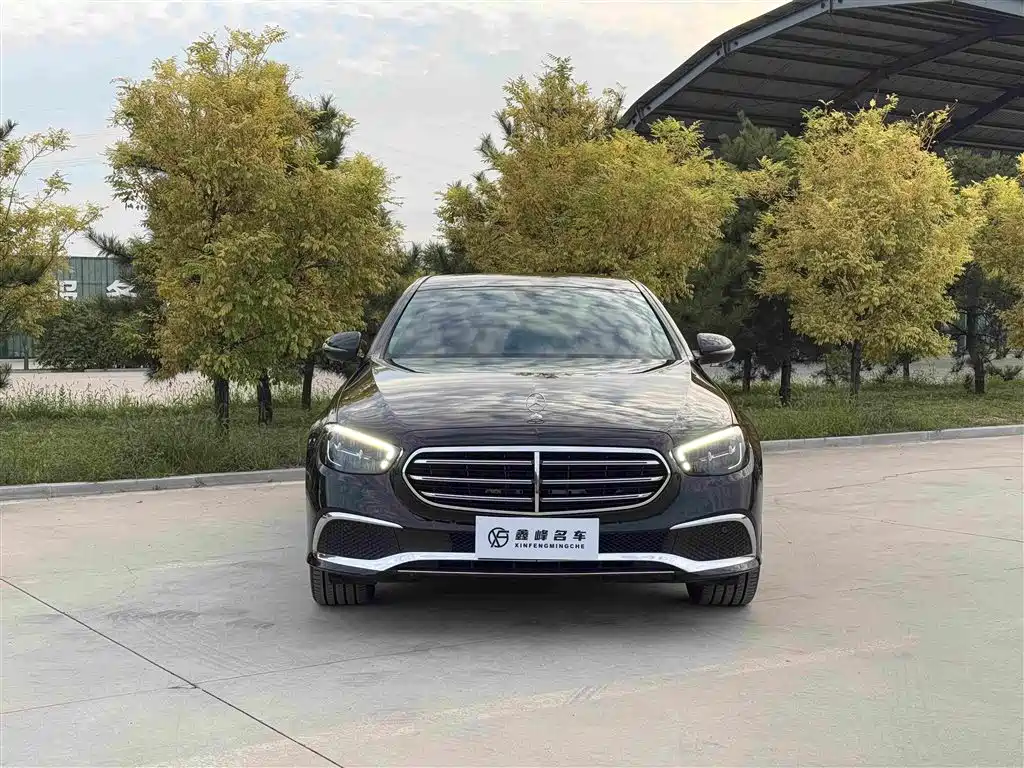 Mercedes-Benz E-Class — миниатюра 2