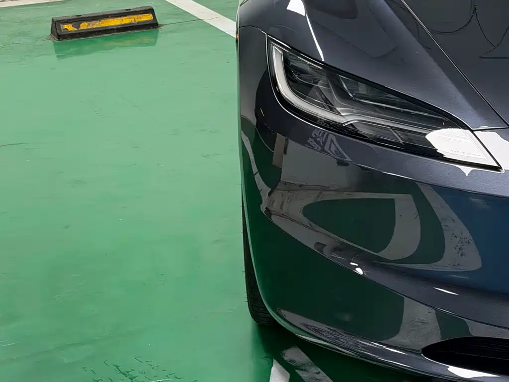 Tesla Model 3 — миниатюра 4
