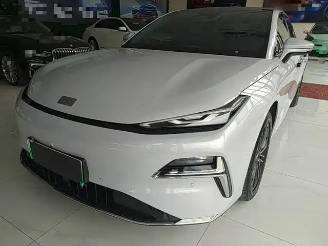2025 Geely Galaxy Xingyao 8