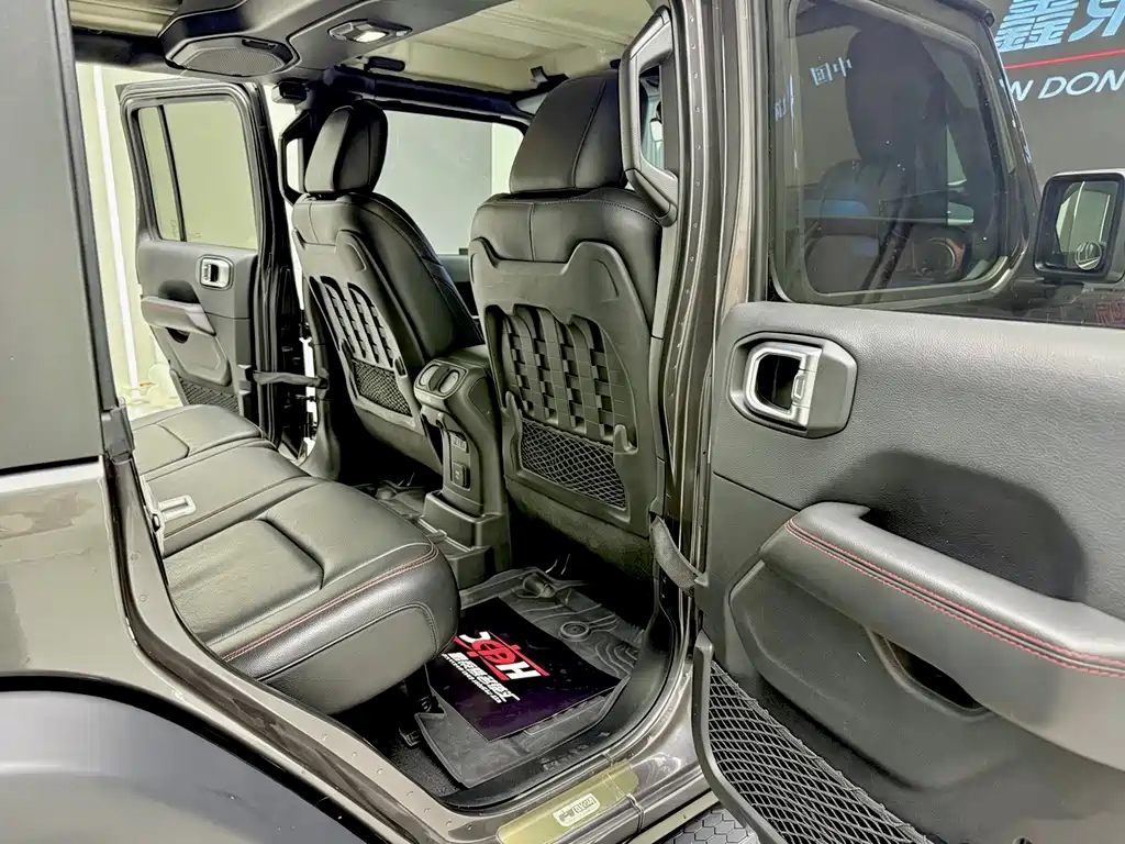 Jeep Wrangler — миниатюра 11