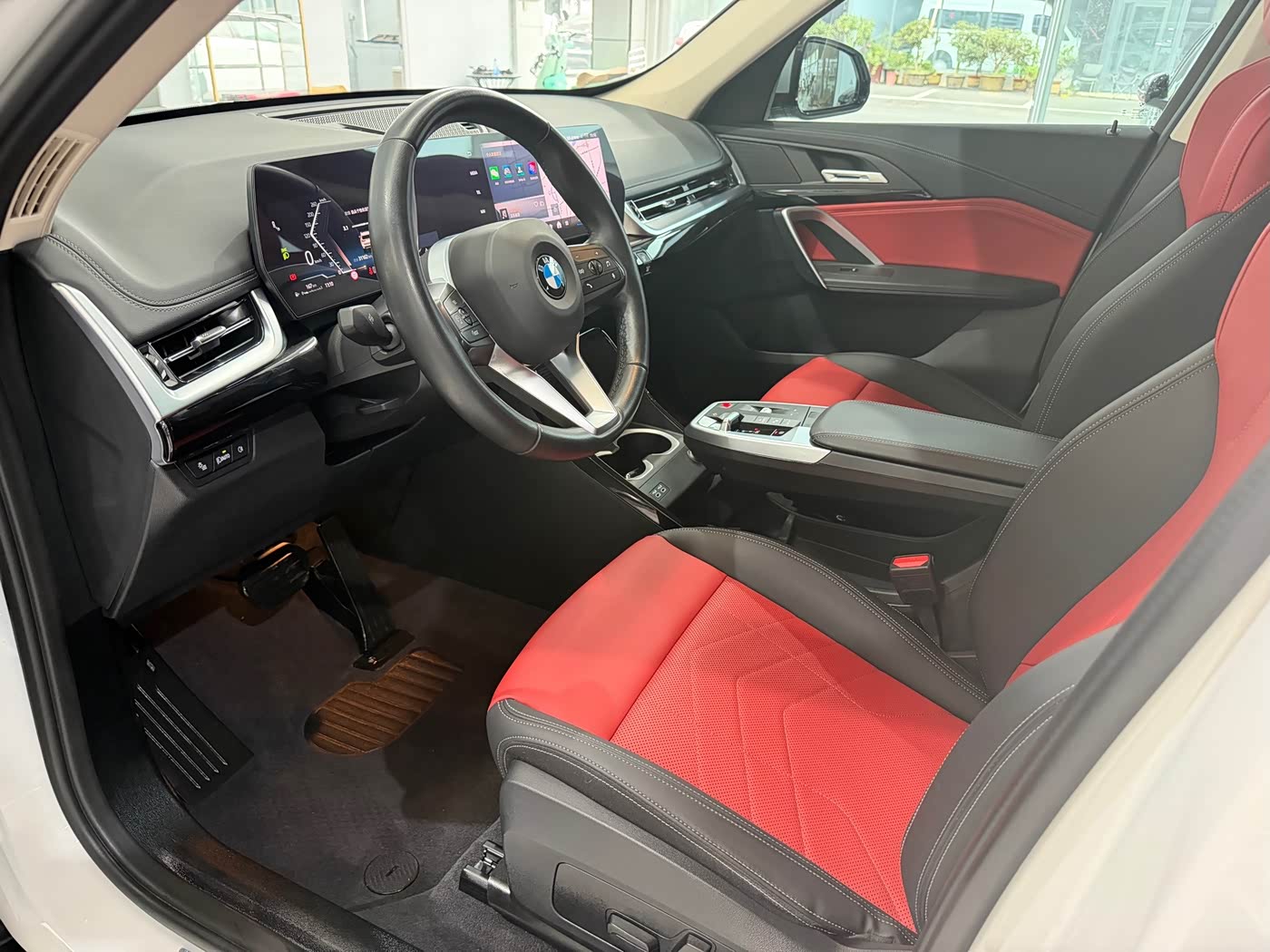 BMW X1 1.5 л 2023 г. Белый, пробег 31000 км