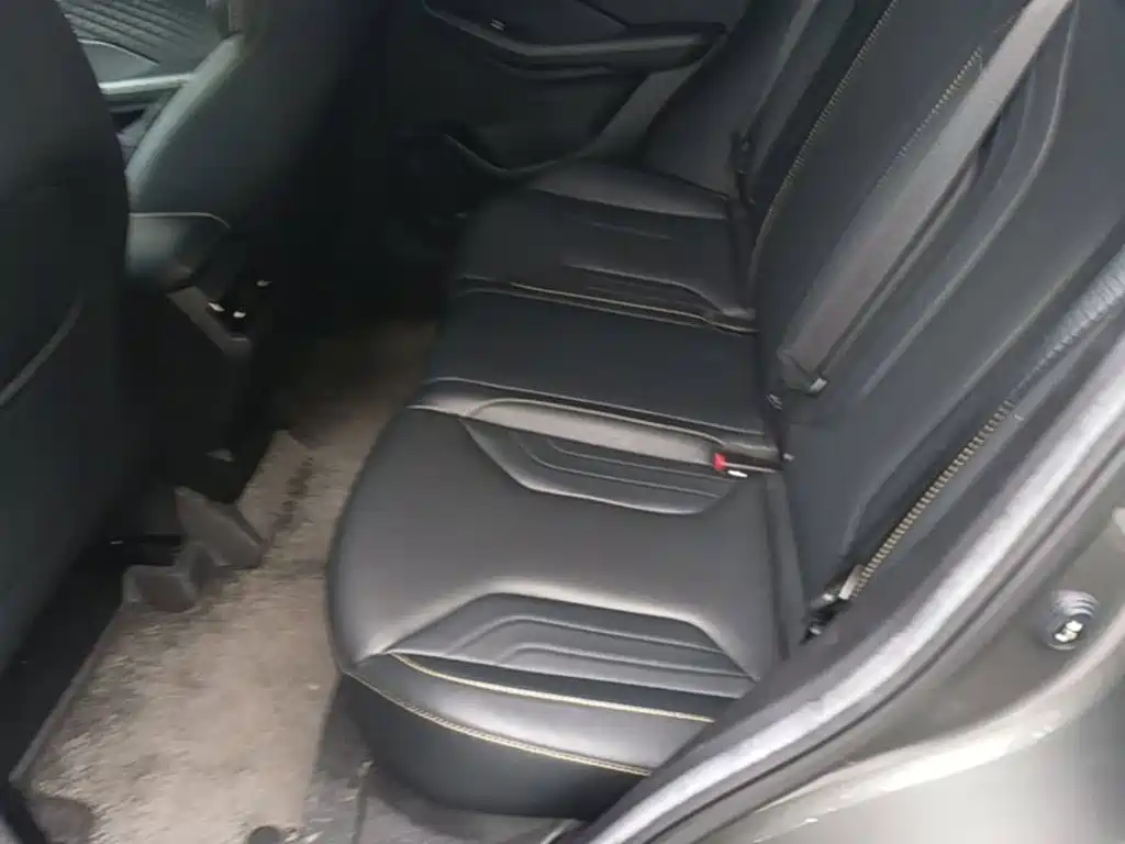 Geely Binyue — миниатюра 17