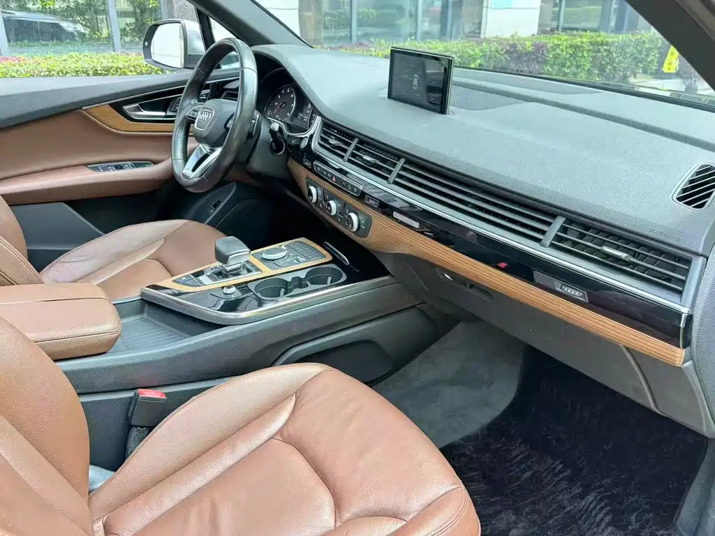 Audi Q7 — миниатюра 10
