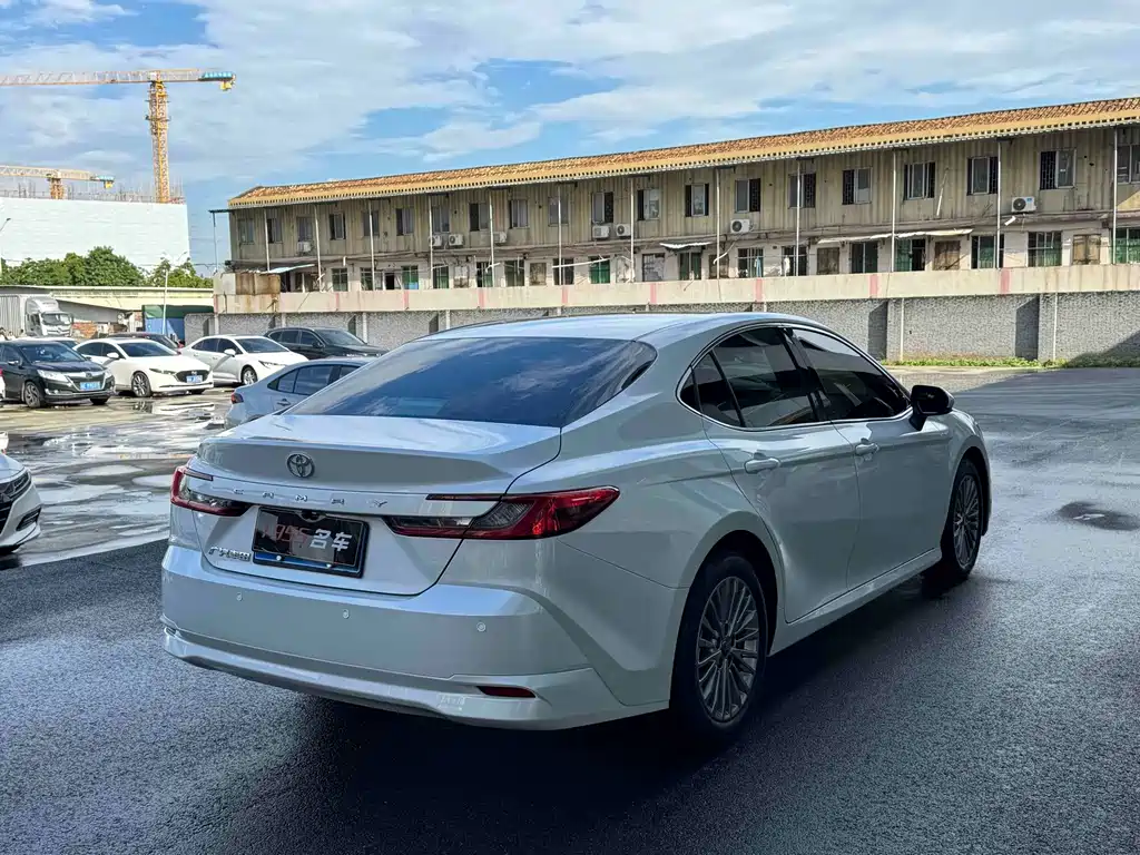Toyota Camry — миниатюра 9