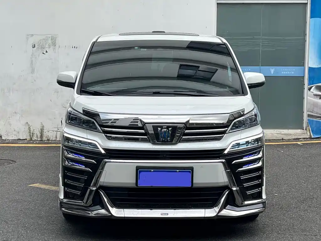 Toyota Vellfire — миниатюра 2