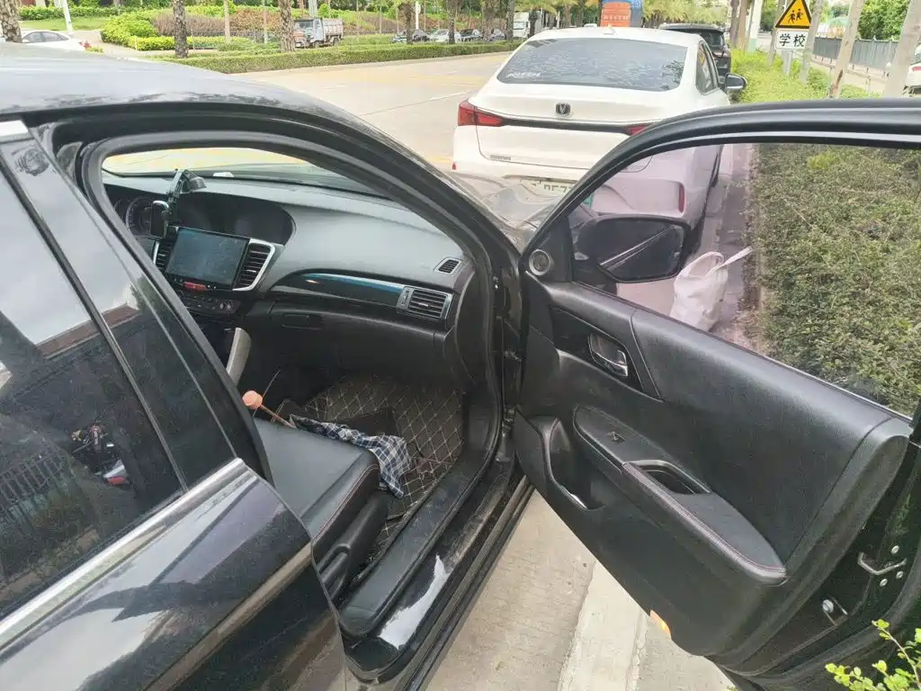 Honda Accord — миниатюра 21
