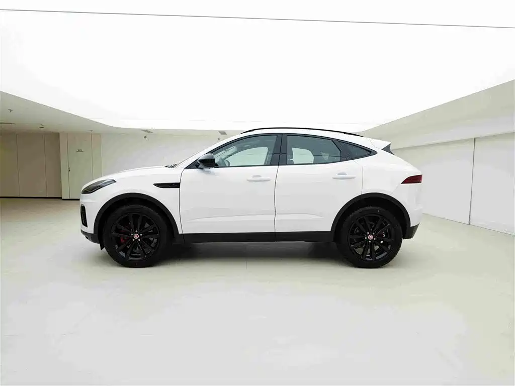 Jaguar E-PACE — миниатюра 4