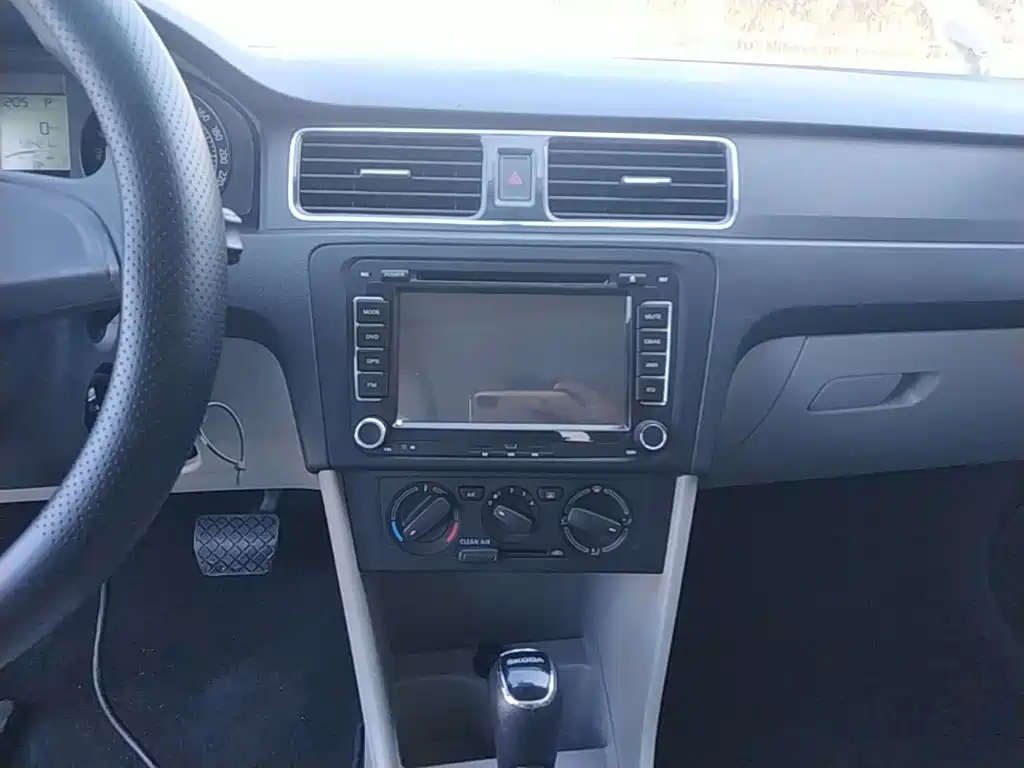 Skoda Rapid — миниатюра 13