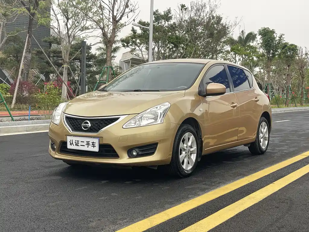 Nissan Tiida 2012