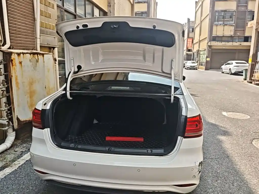 Volkswagen Lavida — миниатюра 19