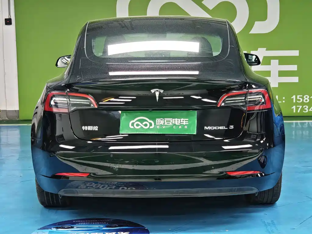 Tesla Model 3 — миниатюра 18