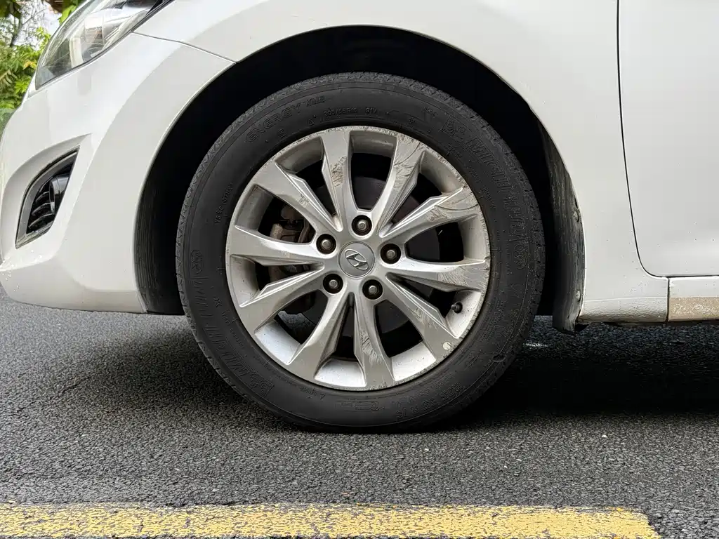Hyundai Elantra Langdong — миниатюра 18