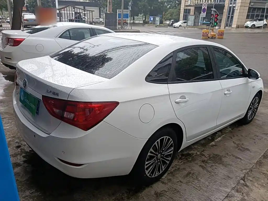 Buick Excelle — миниатюра 7