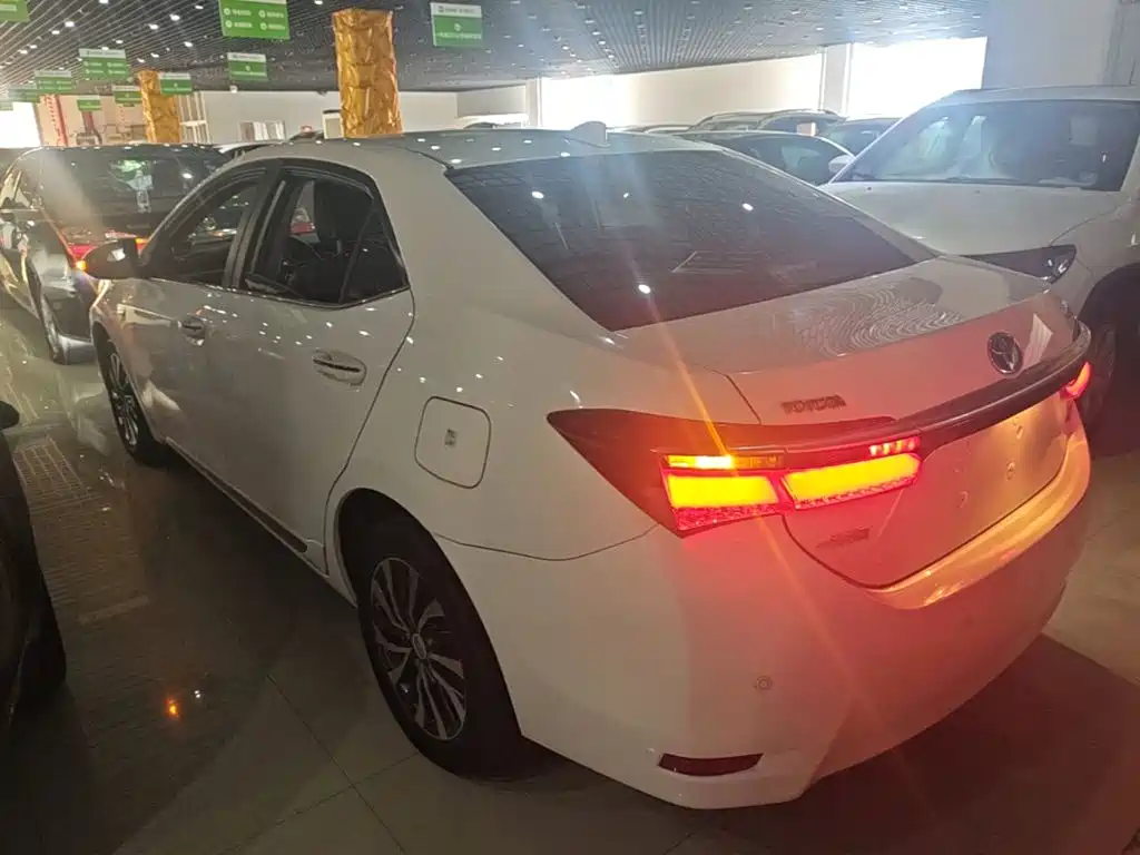 Toyota Corolla — миниатюра 5