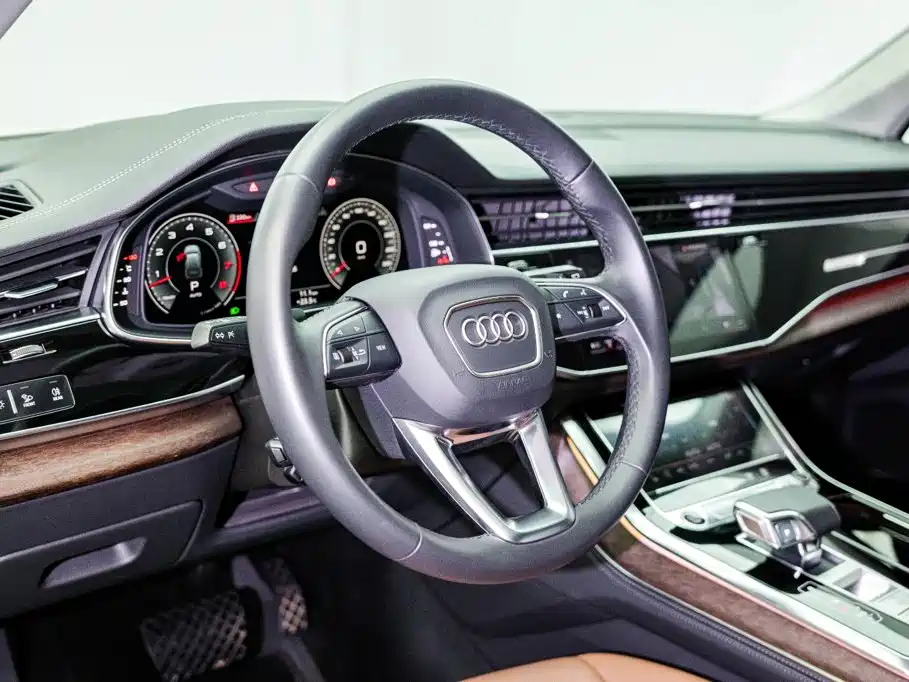 Audi Q7 2023 55 TFSI quattro S line Sport