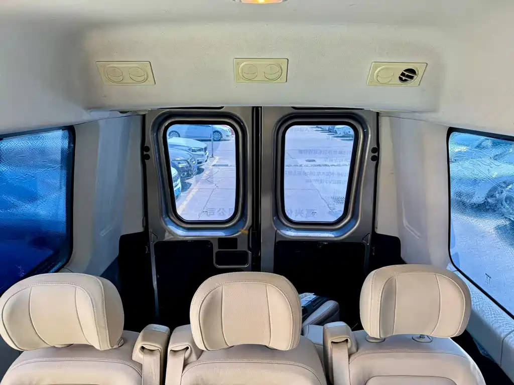 IVECO Ousheng — миниатюра 6