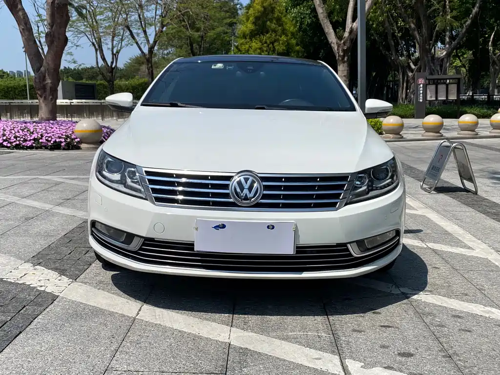 Volkswagen FAW - Passat CC CC 2013 2.0TSI Luxury